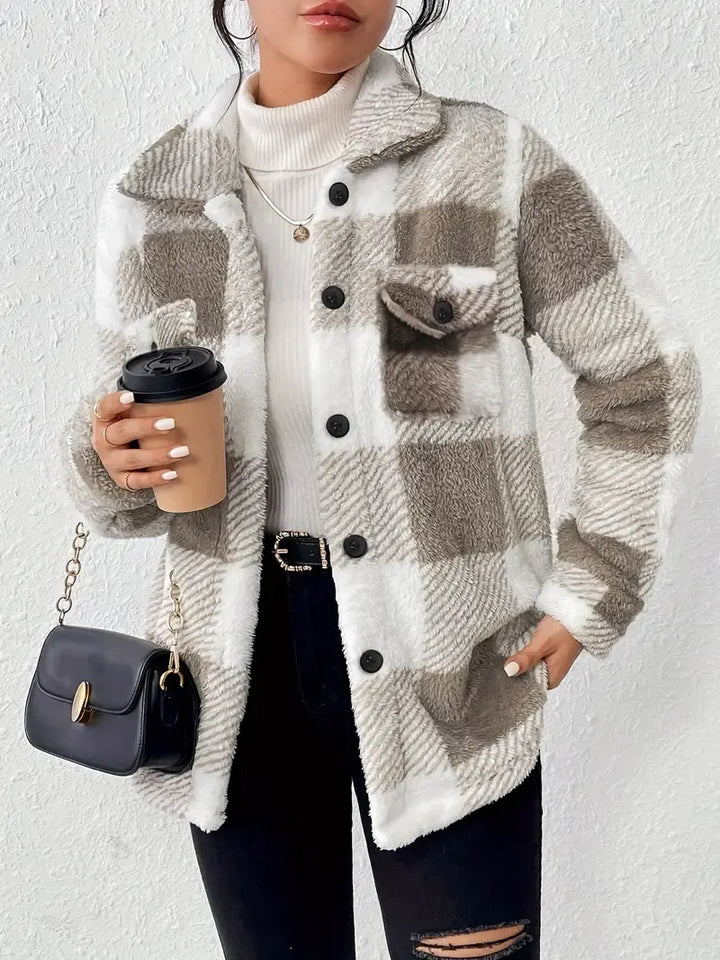 Emelisse - Kuschelige Hemdjacke mit Karomuster und Knopfleiste