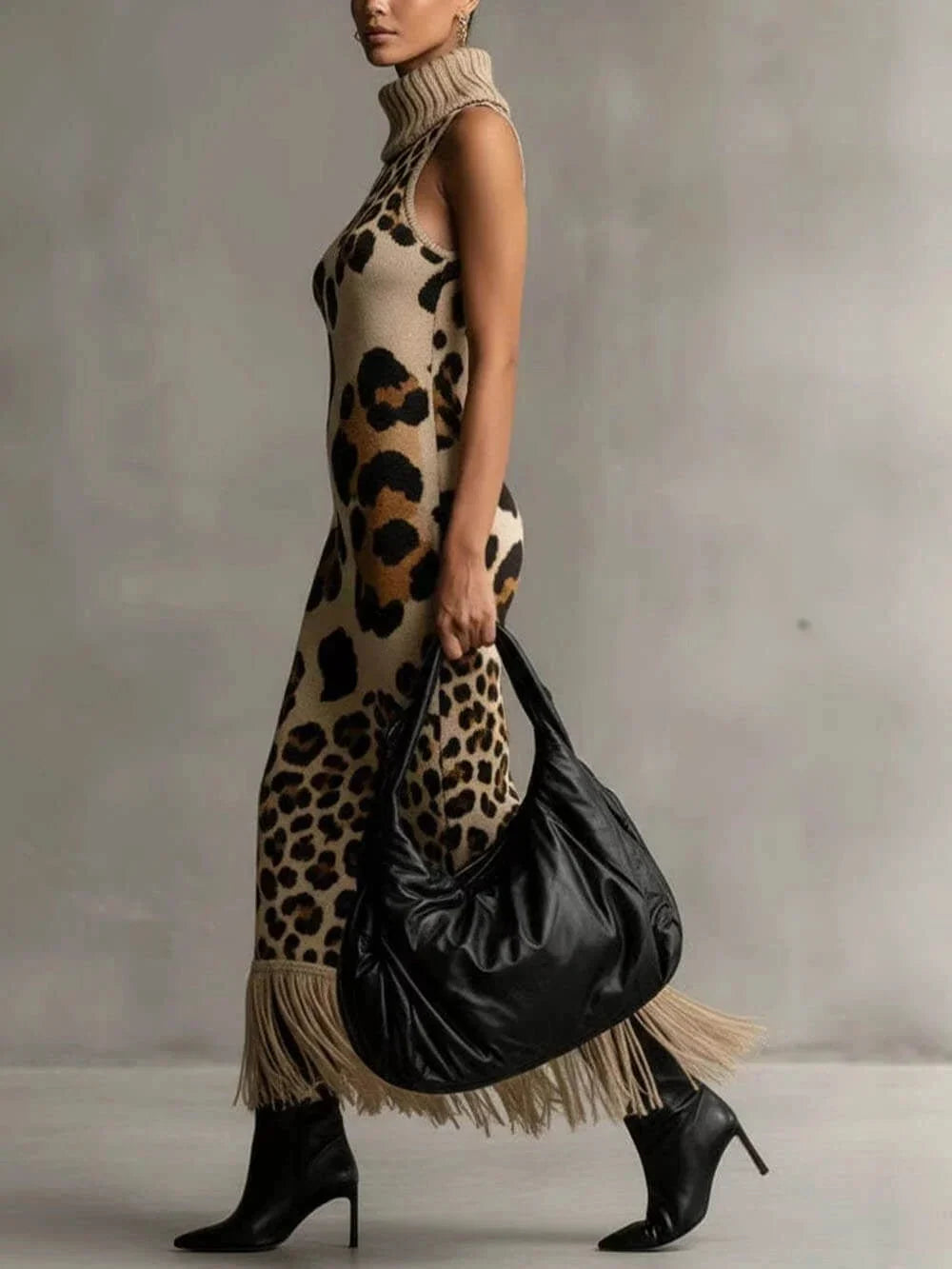 Oksana - Maxikleid mit Leopardenmuster und Fransen