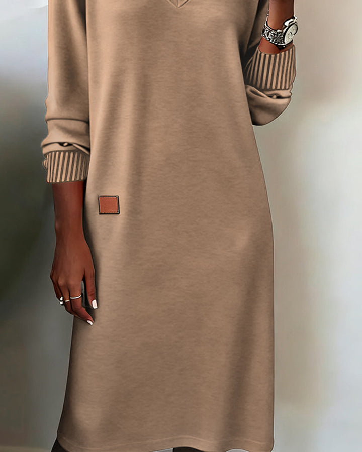 Galenique - Legeres Strickkleid mit V-Ausschnitt