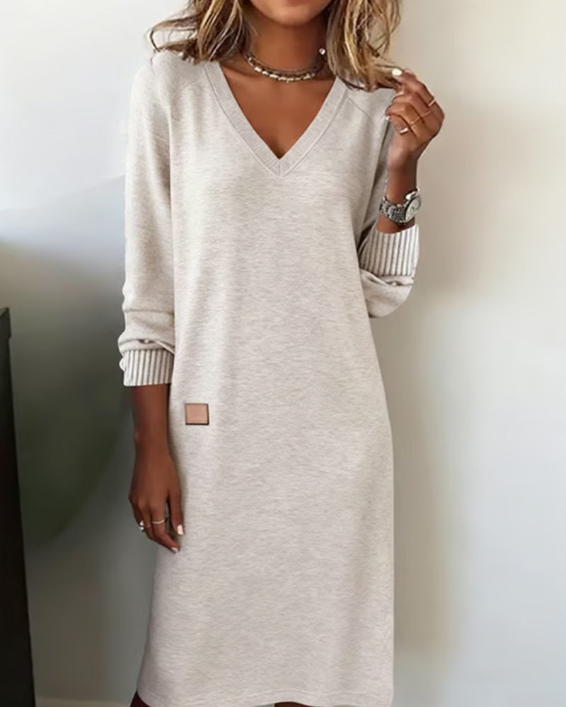 Galenique - Legeres Strickkleid mit V-Ausschnitt
