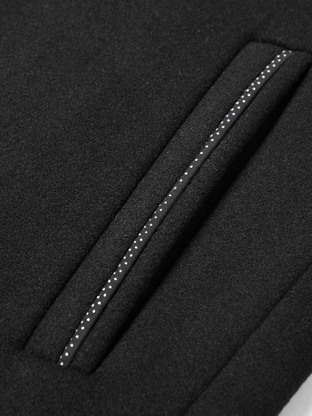 Bria - Taillierte Jacke mit hohem Kragen