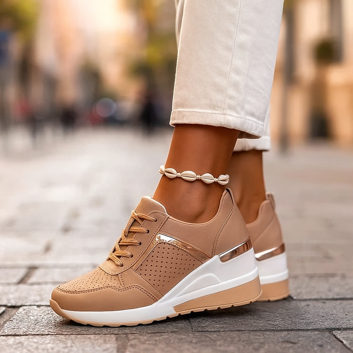 Veranique - Gepolsterte Keilsneaker