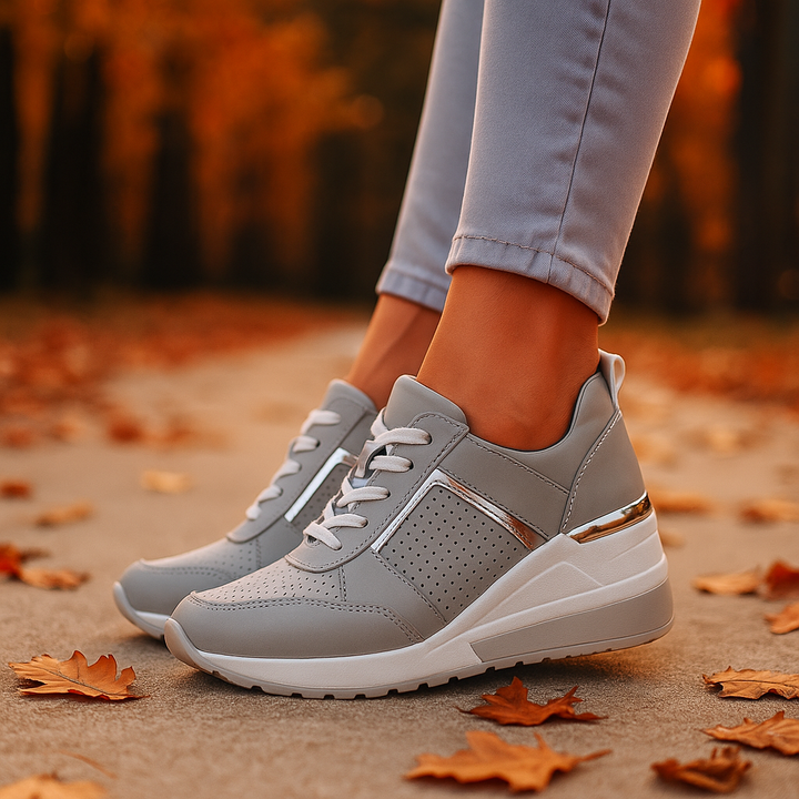 Veranique - Gepolsterte Keilsneaker