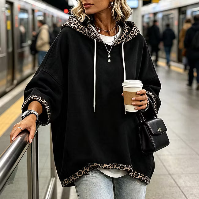 Aliz - Hoodie mit Fledermausärmeln und Leopardenbesatz