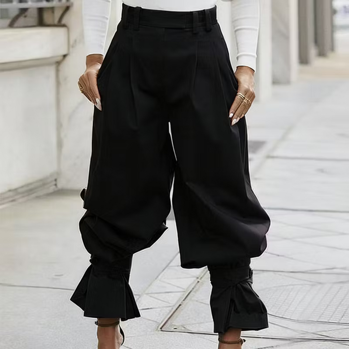 Dianella - Hochtaillierte Hose mit Rüschen-Saum