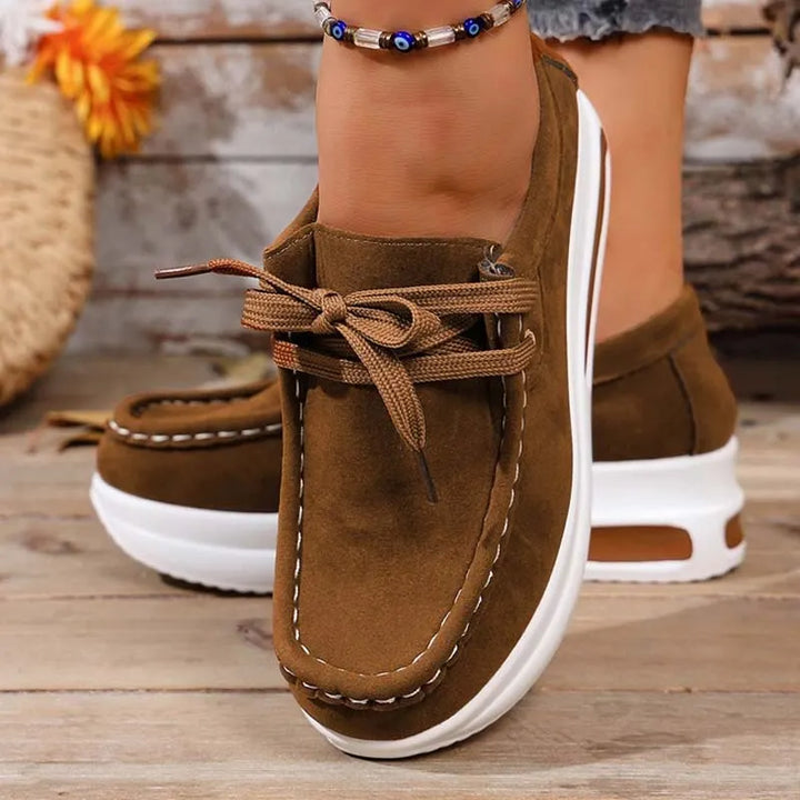 Eirwen - gepolsterte Plateau-Schnürschuhe