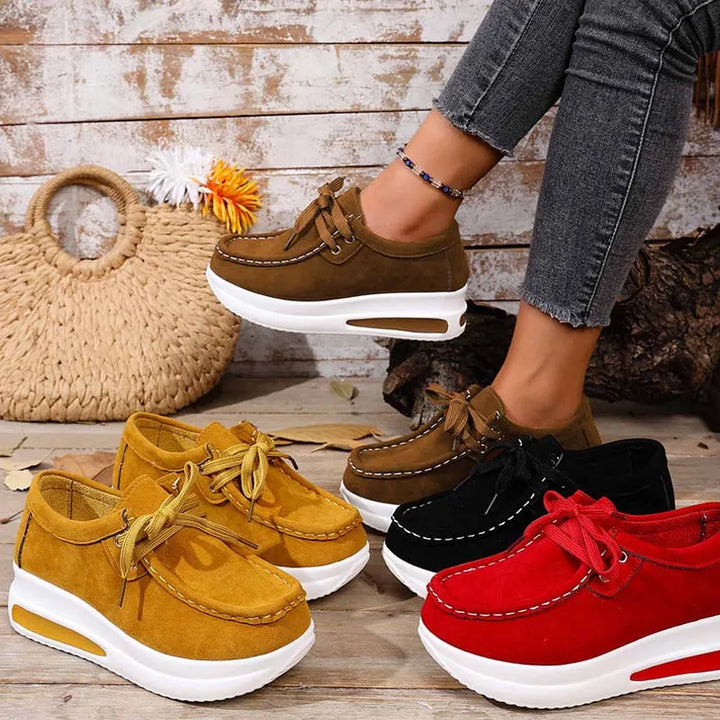 Eirwen - gepolsterte Plateau-Schnürschuhe