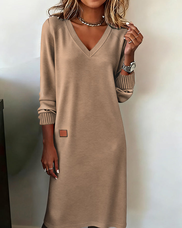 Galenique - Legeres Strickkleid mit V-Ausschnitt