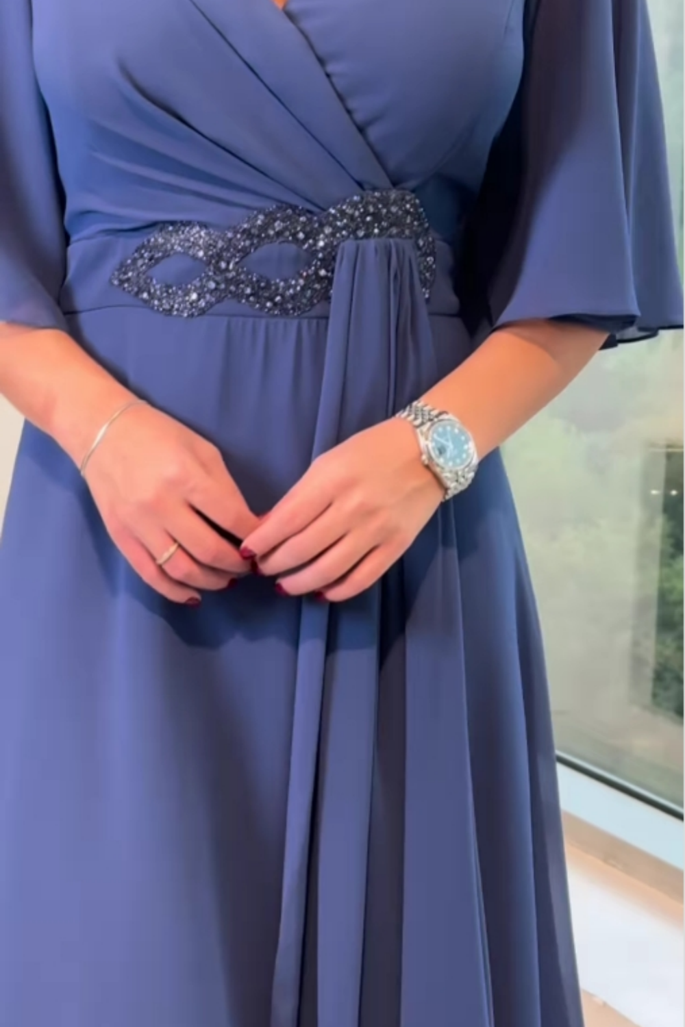 Celinette - Chiffon-Maxikleid mit kristallbesetzter Taille