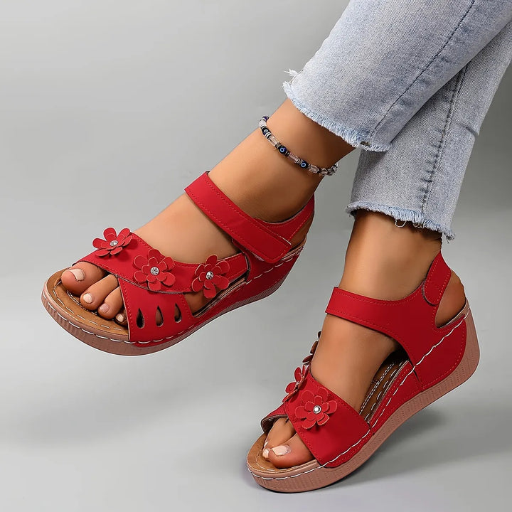 Fiorelia - Florale Komfort-Keilsandalen
