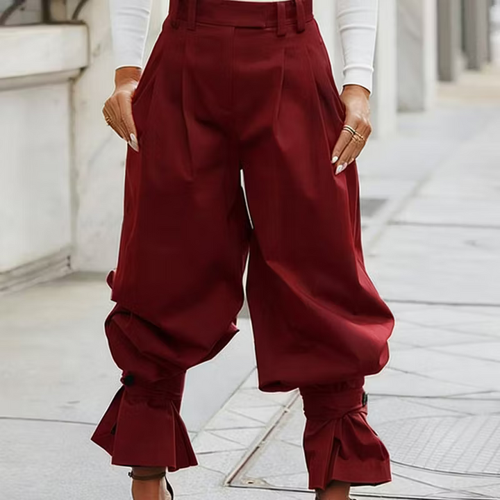 Dianella - Hochtaillierte Hose mit Rüschen-Saum