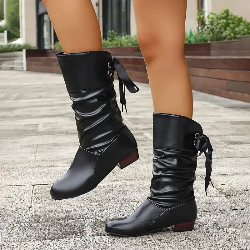 Hilda - Geraffte wadenhohe Schnürstiefel