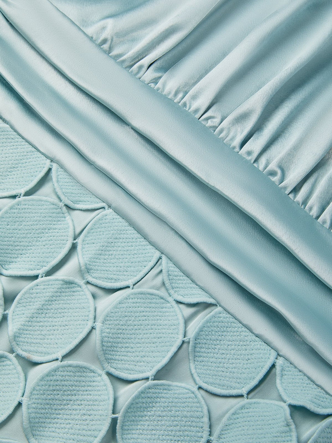 Amabel - Luxuriöses Neckholder-Midikleid