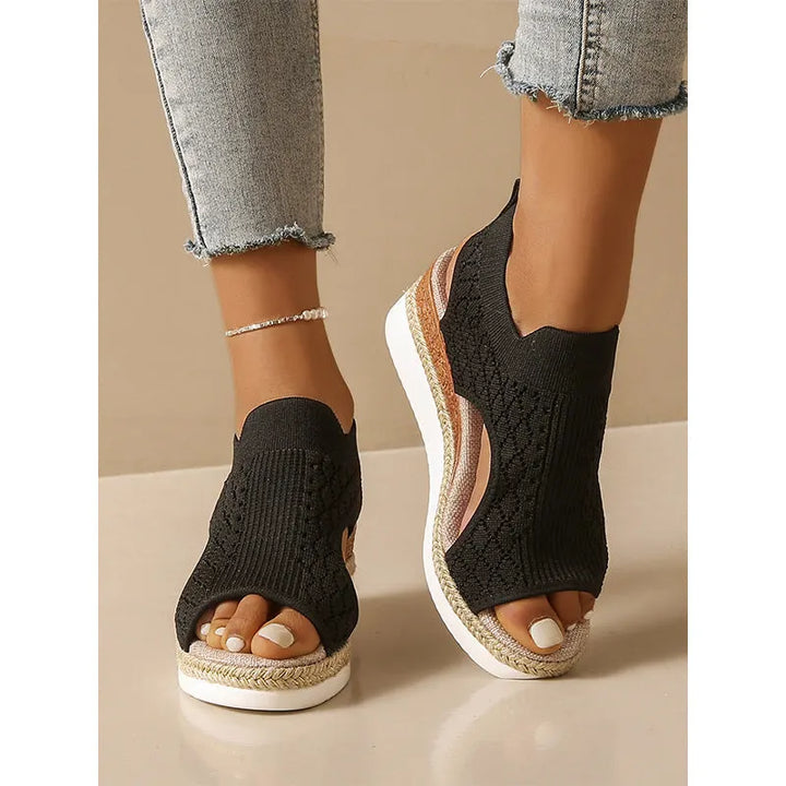 Orianne - Atmungsaktive Peep-Toe-Keilsandalen