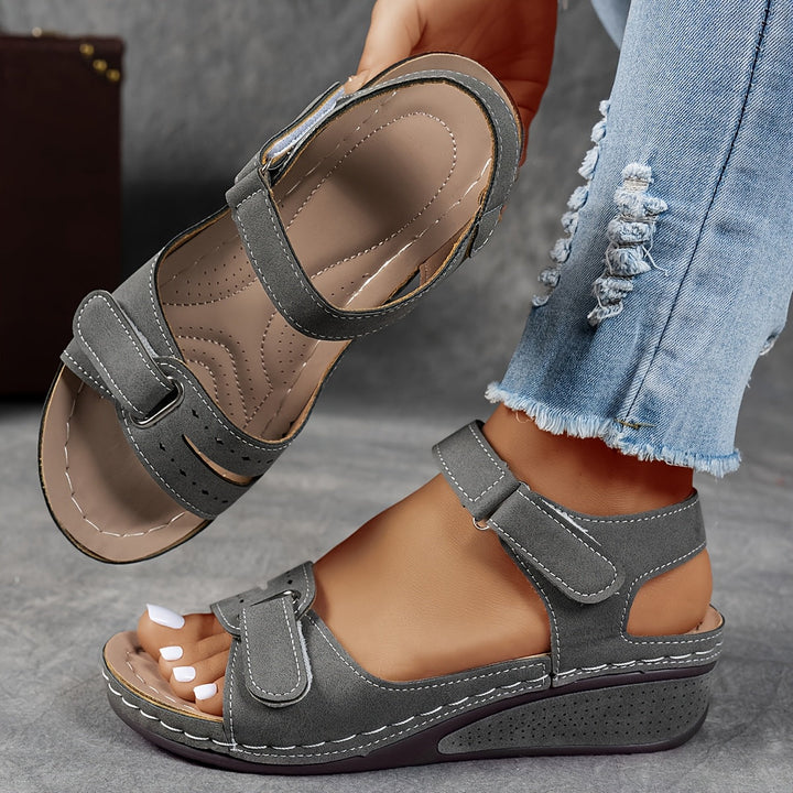 Quinnie - Stützende Sandalen