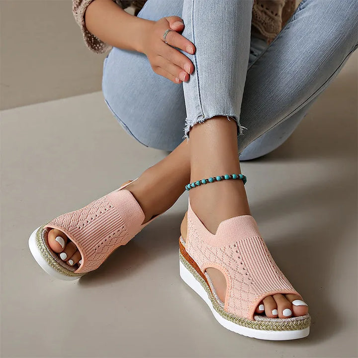 Orianne - Atmungsaktive Peep-Toe-Keilsandalen