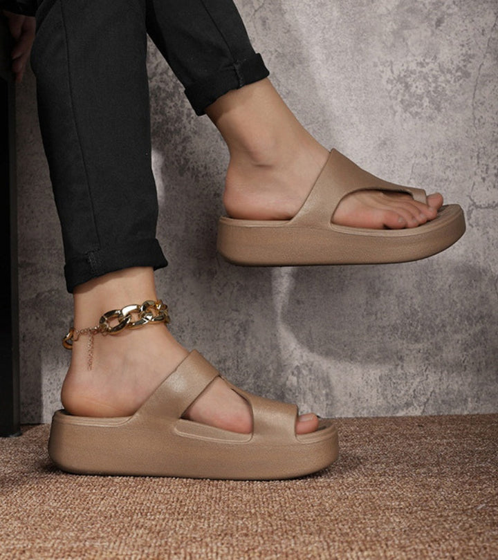 Veronique - Gepolsterte Plateausandalen