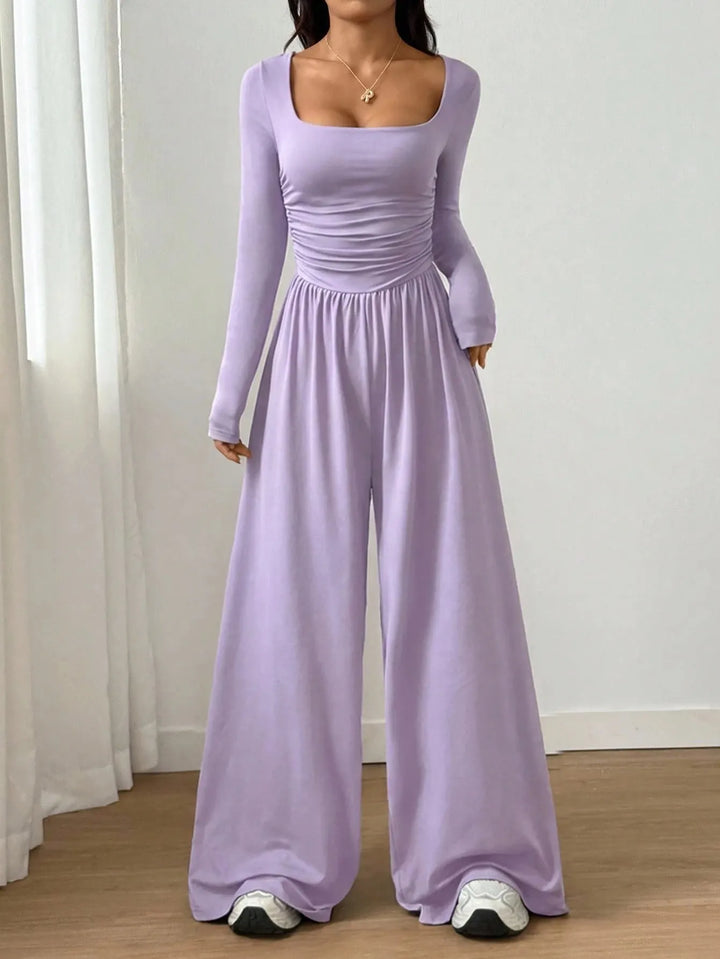 Alise - Geraffter Jumpsuit mit quadratischem Ausschnitt und weiten Beinen