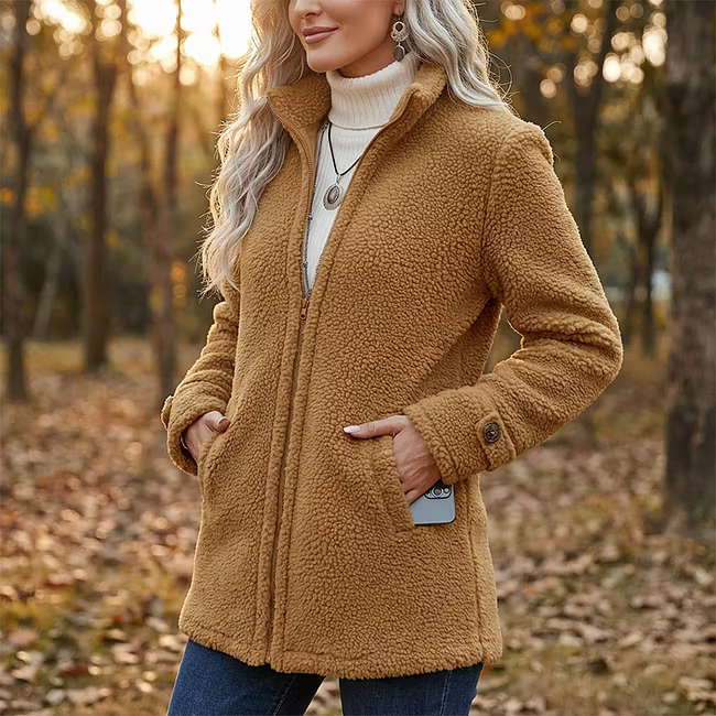 Lana - Strukturierte mittellange Jacke mit Reißverschluss