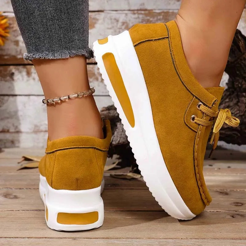 Eirwen - gepolsterte Plateau-Schnürschuhe