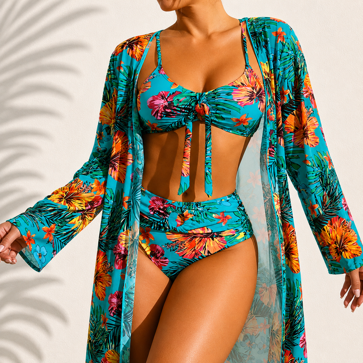 Brialise - Figurformendes Set mit hochgeschnittenem Bikini und Kimono