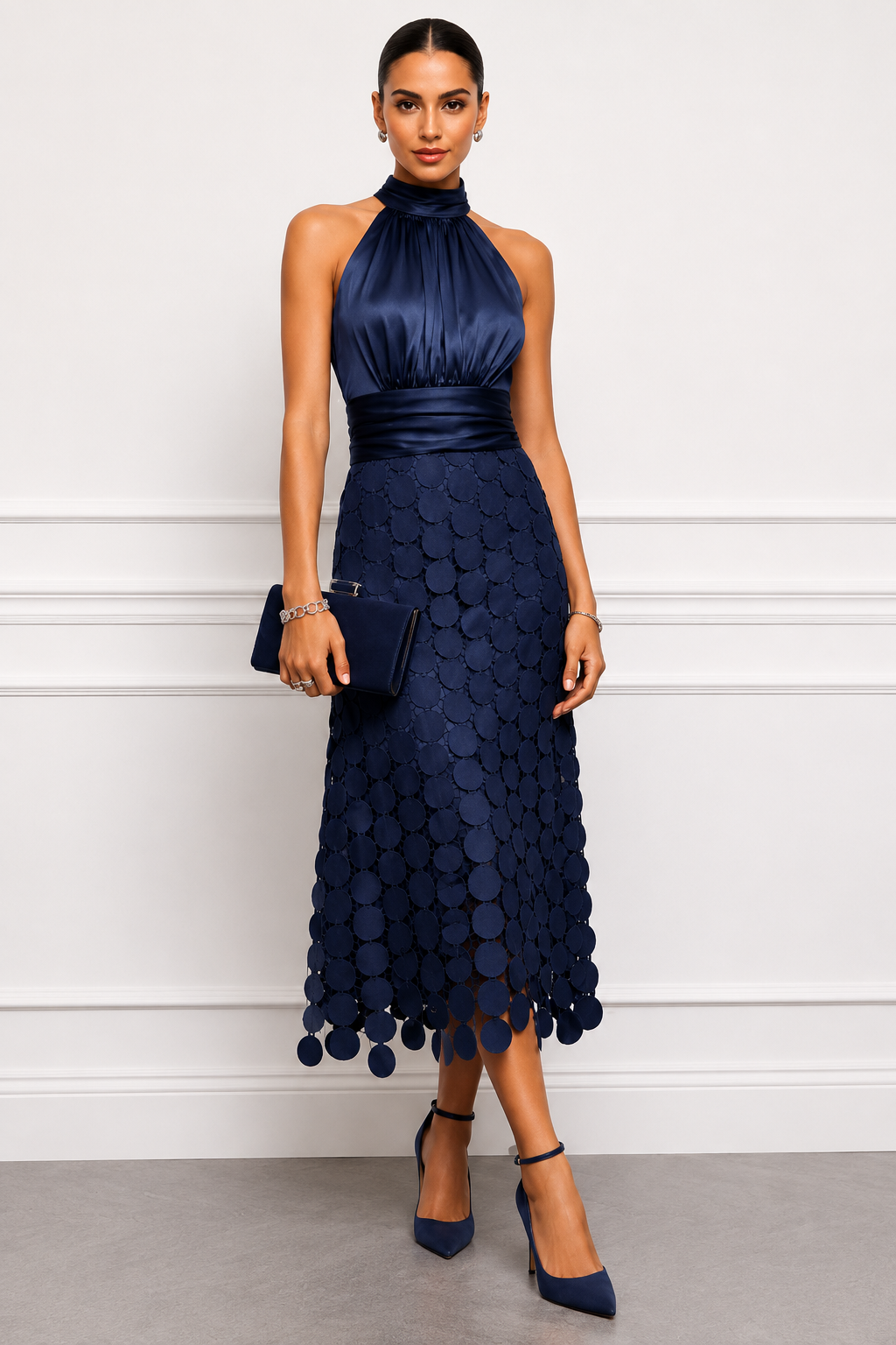 Amabel - Luxuriöses Neckholder-Midikleid