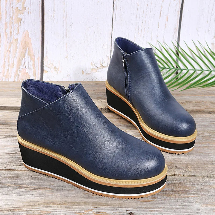 Neve - Gepolsterte Keilstiefeletten