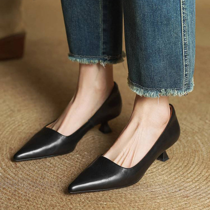 Serelina - Elegante Kitten-Heel-Pumps mit spitzer Zehenkappe