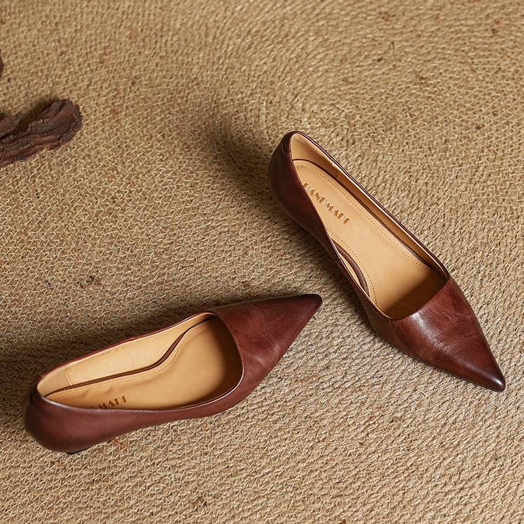 Serelina - Elegante Kitten-Heel-Pumps mit spitzer Zehenkappe