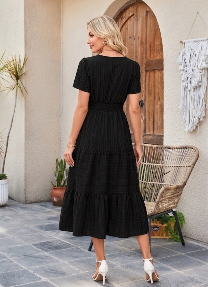 Astrelle - Strukturiertes, gestuftes Maxikleid