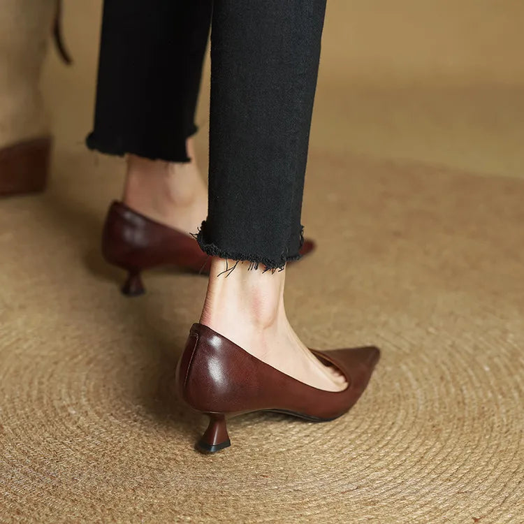 Serelina - Elegante Kitten-Heel-Pumps mit spitzer Zehenkappe