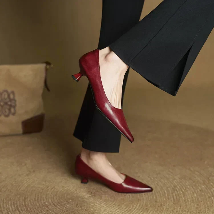 Serelina - Elegante Kitten-Heel-Pumps mit spitzer Zehenkappe