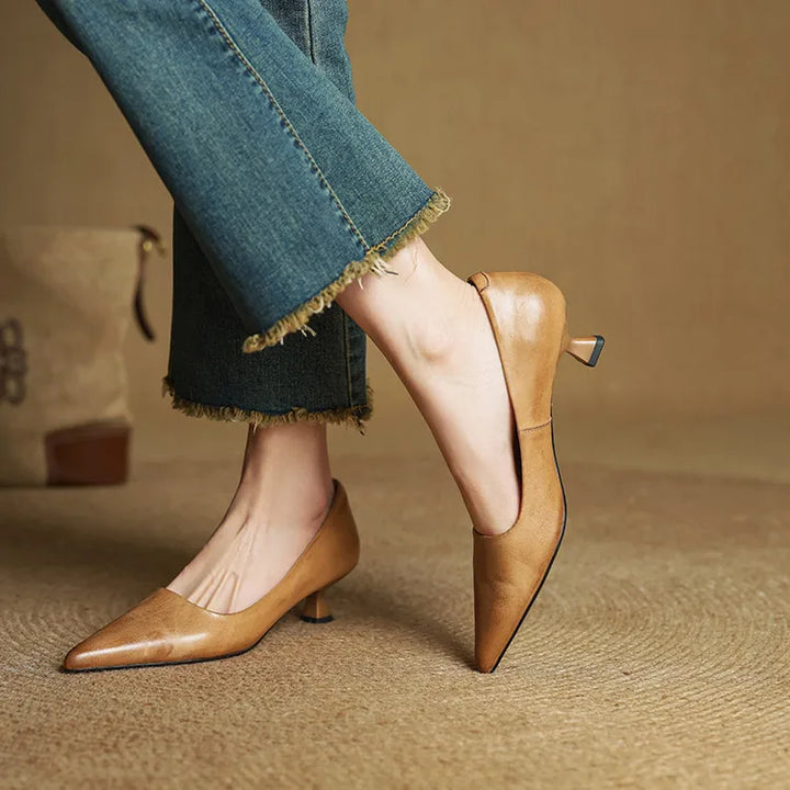 Serelina - Elegante Kitten-Heel-Pumps mit spitzer Zehenkappe