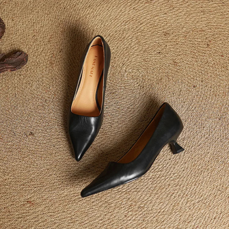 Serelina - Elegante Kitten-Heel-Pumps mit spitzer Zehenkappe
