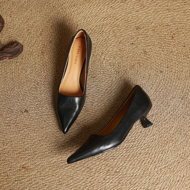 Serelina - Elegante Kitten-Heel-Pumps mit spitzer Zehenkappe