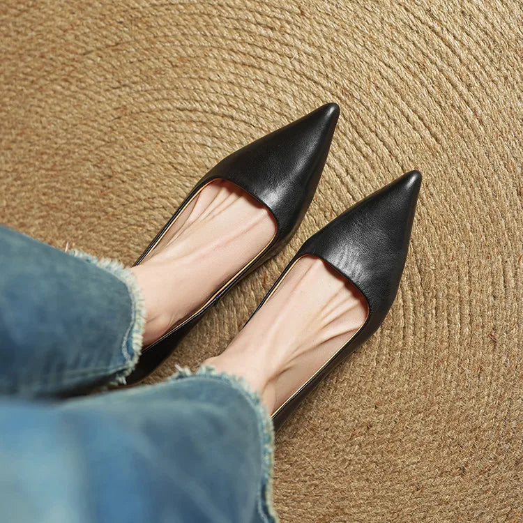 Serelina - Elegante Kitten-Heel-Pumps mit spitzer Zehenkappe