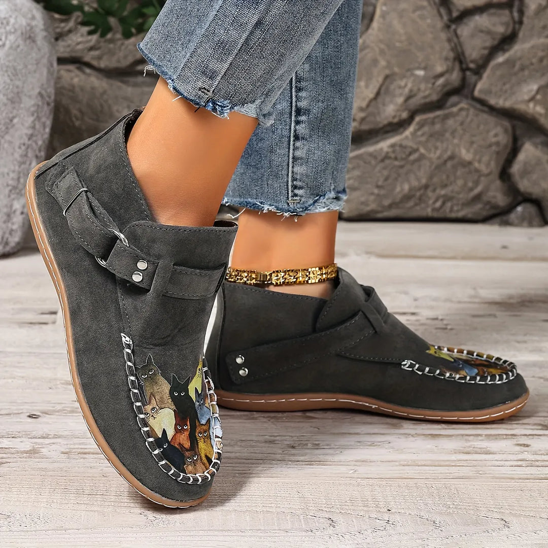 Cara - Bequemer Slipper mit Schnallen-Detail