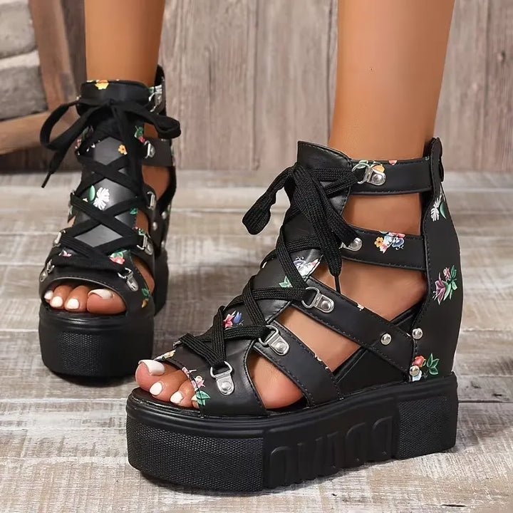 Gaelina - florale Schnür-Plateausandalen