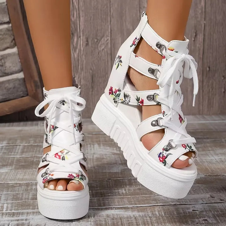 Gaelina - florale Schnür-Plateausandalen