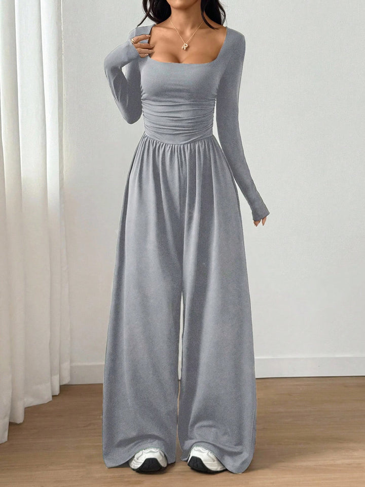 Alise - Geraffter Jumpsuit mit quadratischem Ausschnitt und weiten Beinen