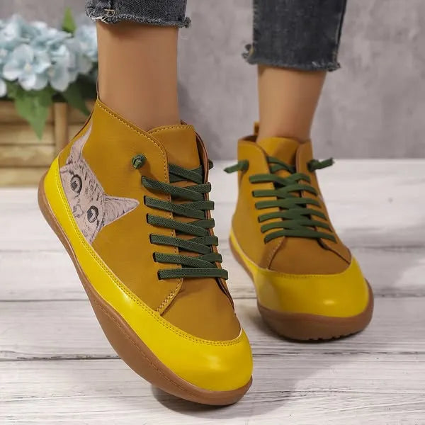 Zorelle - bequeme knöchelhohe Schuhe mit Katzenmotiv