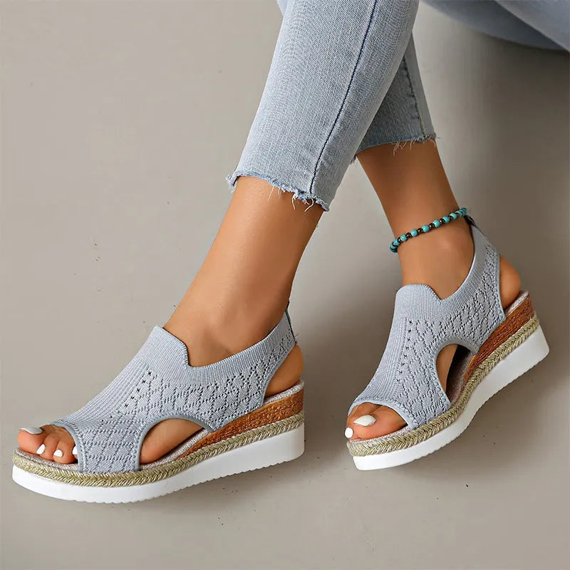 Orianne - Atmungsaktive Peep-Toe-Keilsandalen