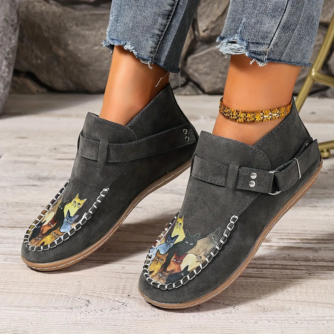 Cara - Bequemer Slipper mit Schnallen-Detail