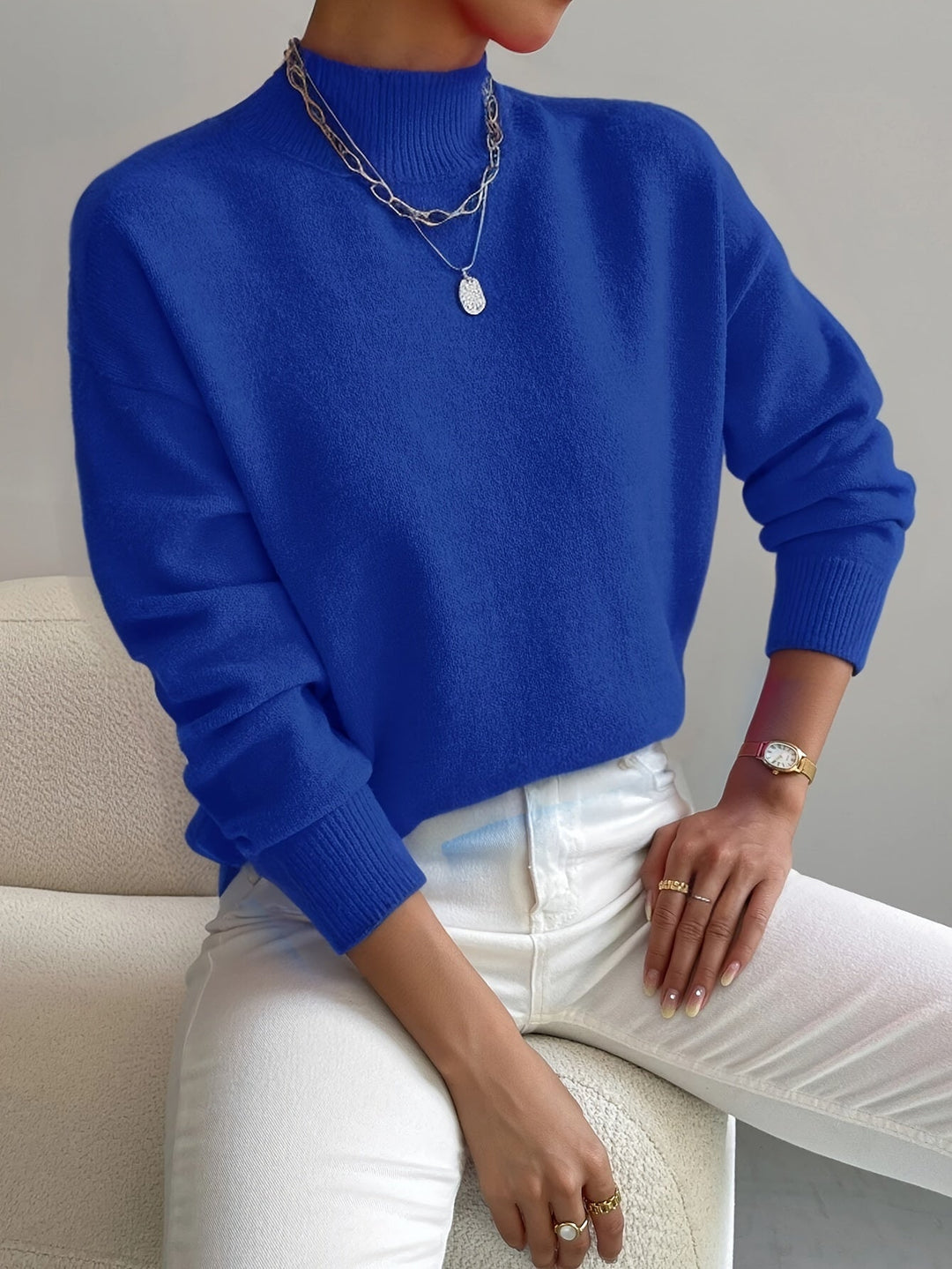 Astra - Locker geschnittener Strickpullover mit Stehkragen