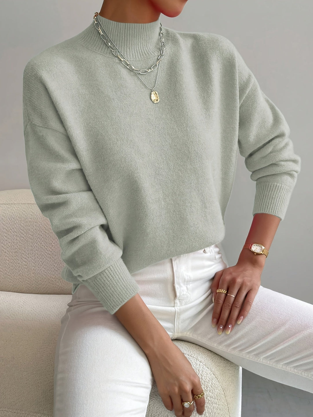 Astra - Locker geschnittener Strickpullover mit Stehkragen